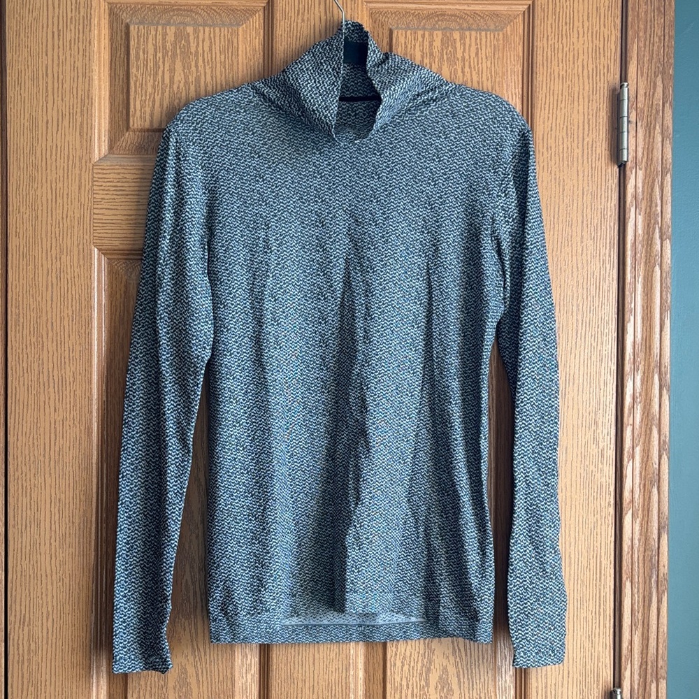 Athleta Flurry Peak Turtleneck size Large